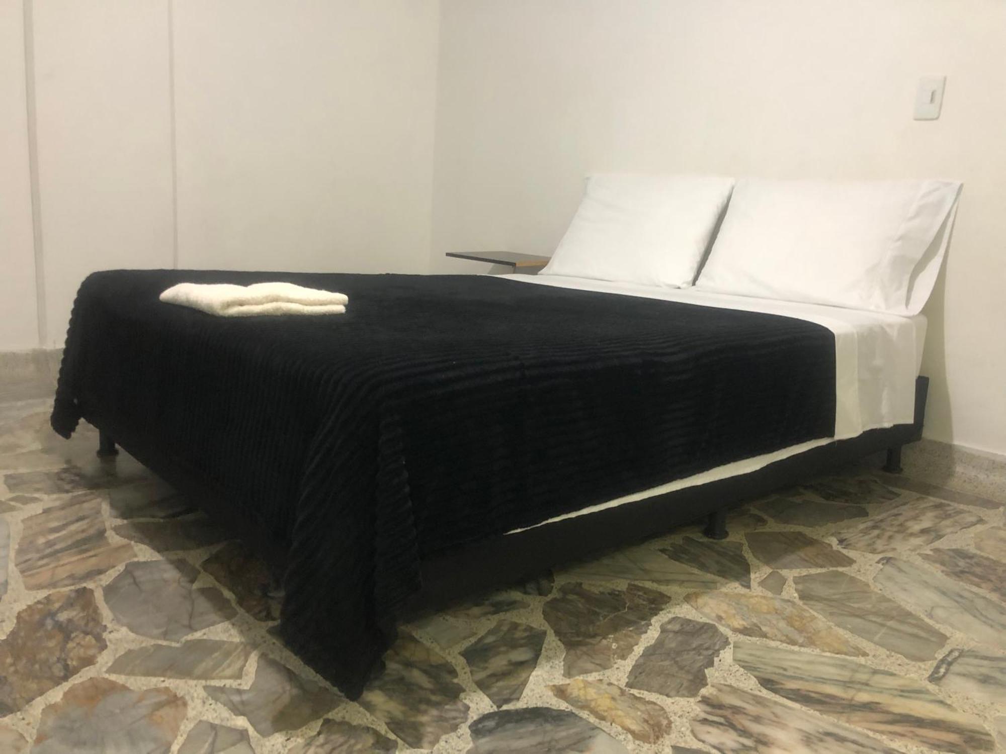Apartamento Cómodo , Céntrico Y Bien Ubicado 201 * Medellín